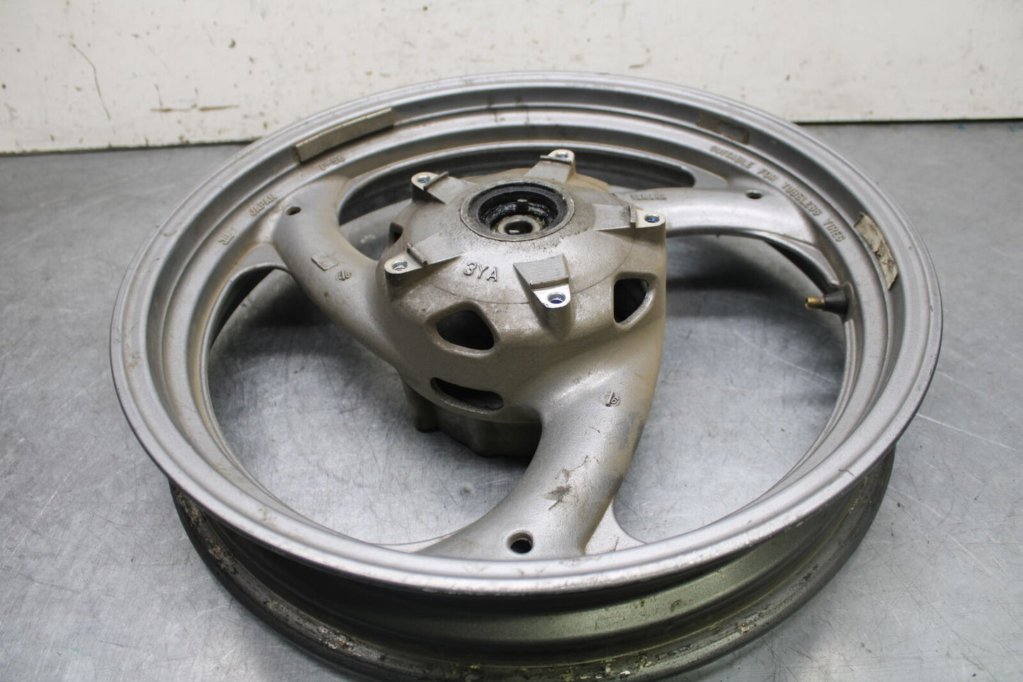 86-89 YAMAHA FJ1200 REAR WHEEL BACK RIM BB18