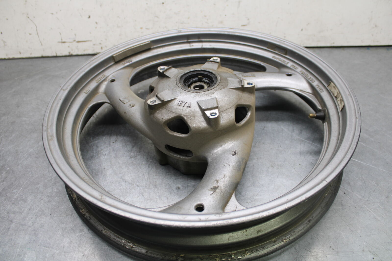 86-89 YAMAHA FJ1200 REAR WHEEL BACK RIM BB18