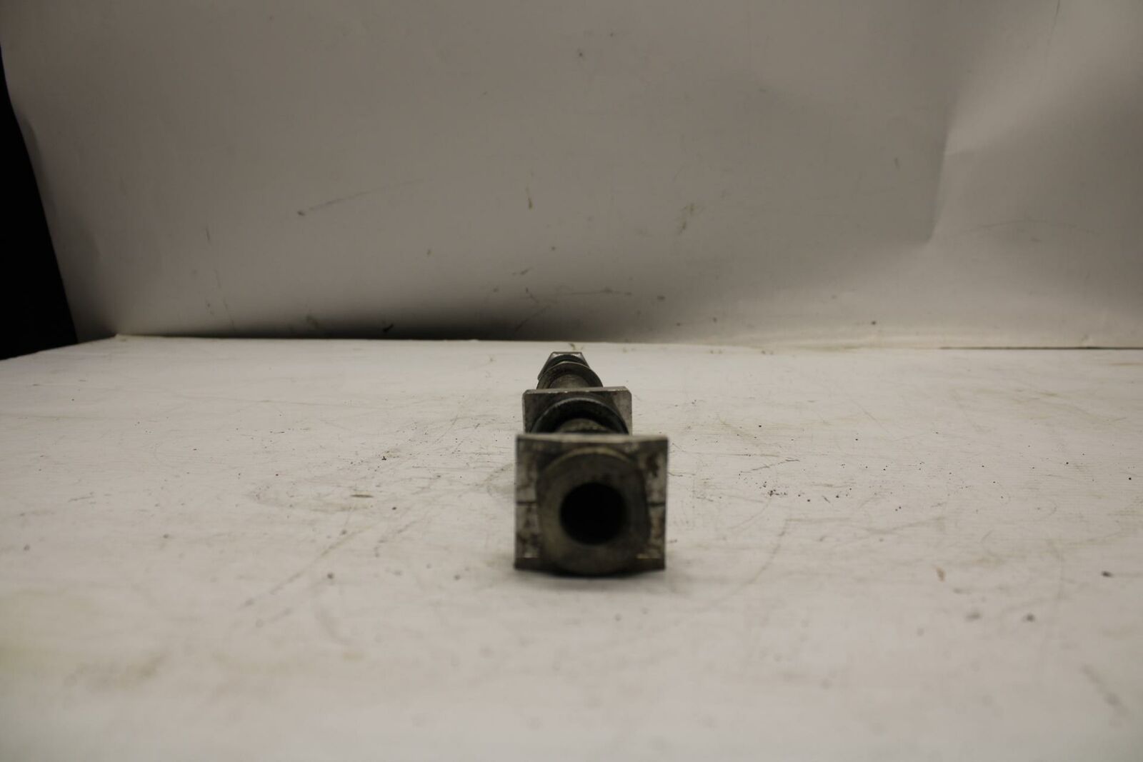 13-18 KAWASAKI NINJA ZX6R REAR AXLE BACK WHEEL RIM PIVOT BOLT AXEL BB353