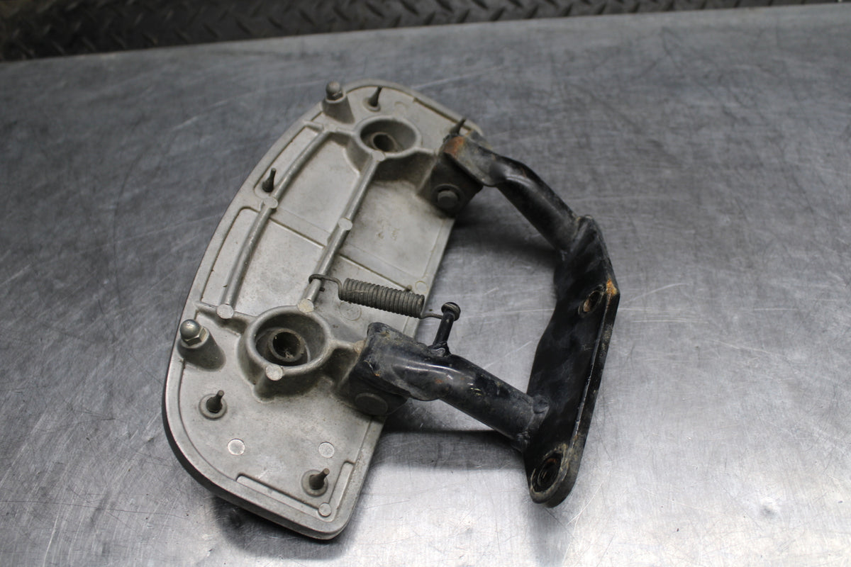 04 KAWASAKI VULCAN 1500 LEFT FRONT FOOT REST PEG STEP BB762