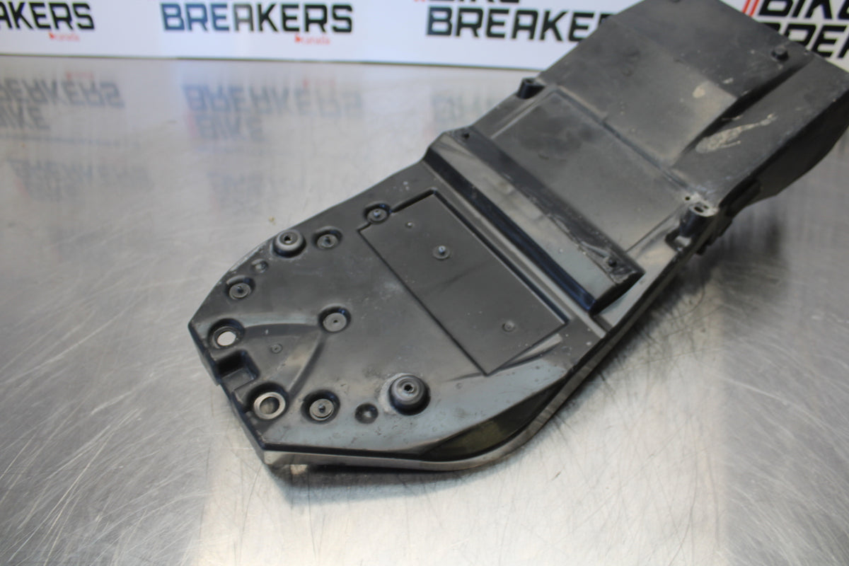 07 KAWASAKI Z1000 REAR BACK TAIL UNDERTAIL BATTERY TRAY PLASTIC BB148