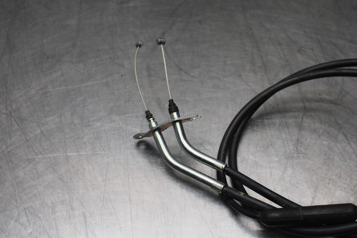 23 YAMAHA YZF R3 THROTTLE CABLES LINES BB806