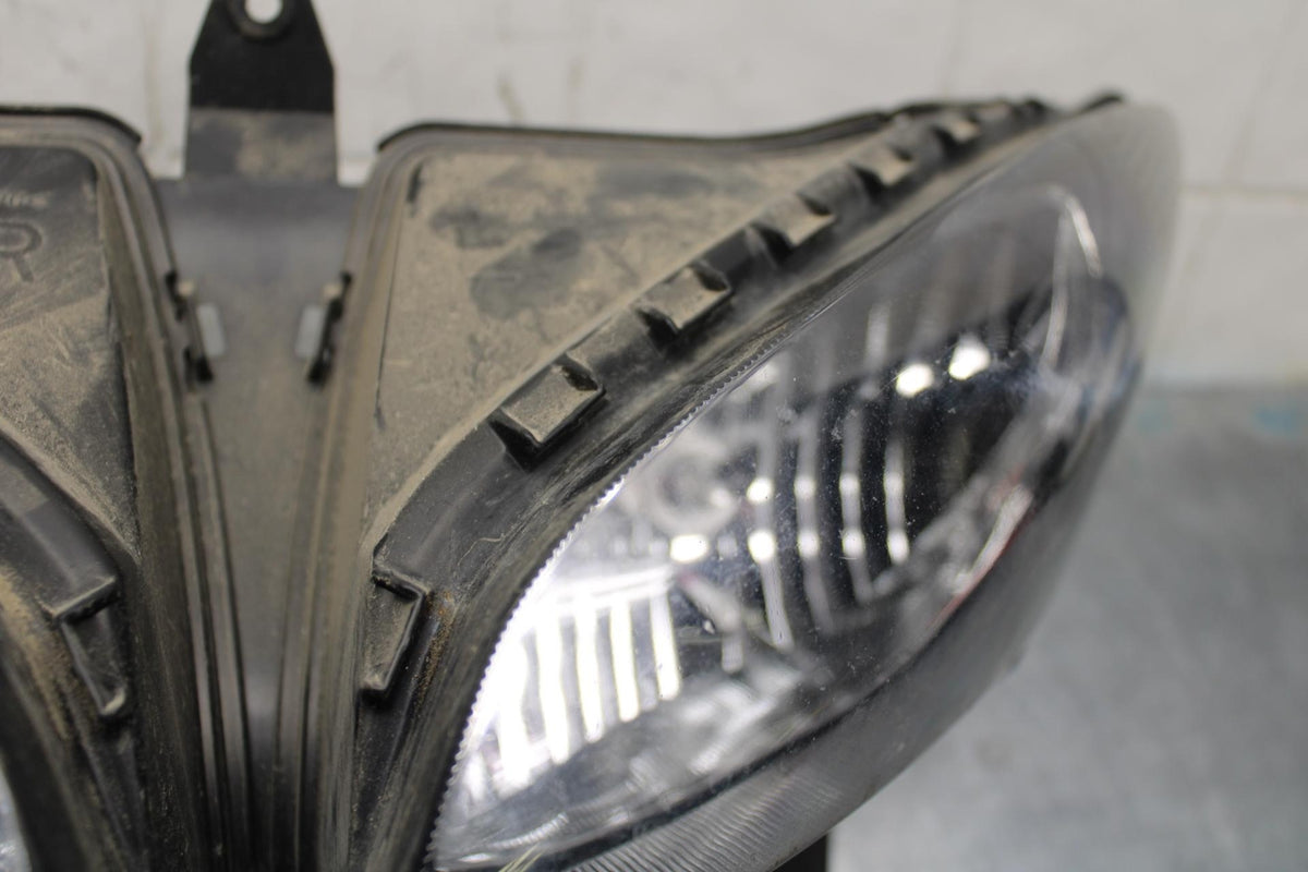 2012 Yamaha FZ8 FRONT HEADLIGHT HEAD LIGHT LAMP BB550