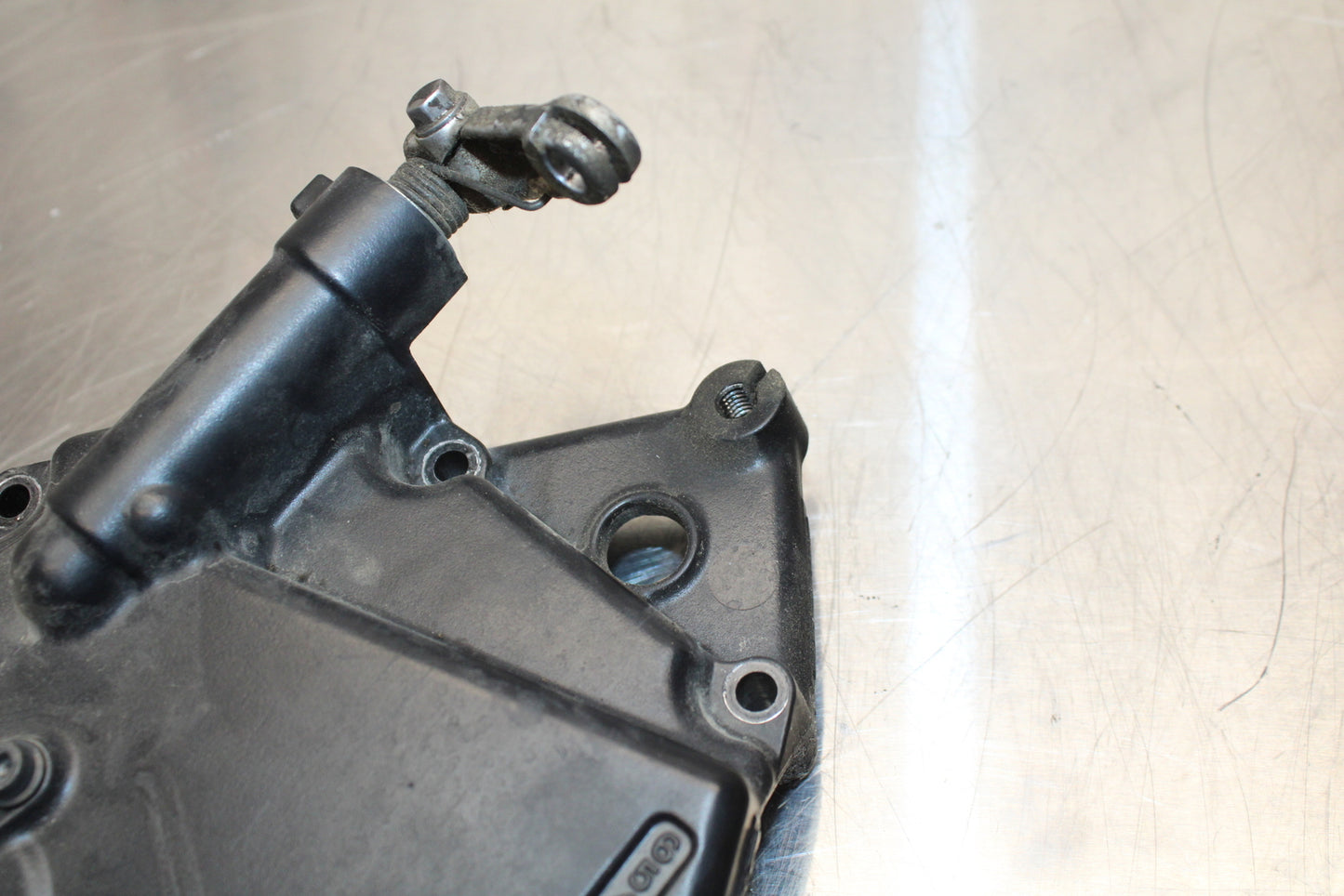 11 SUZUKI GSXR1000 ENGINE SPROCKET COVER BB142