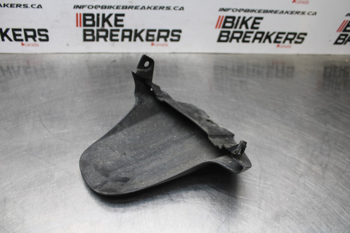 06-07 SUZUKI GSXR750 REAR BACK WHEEL TIRE HUGGER FENDER BB811