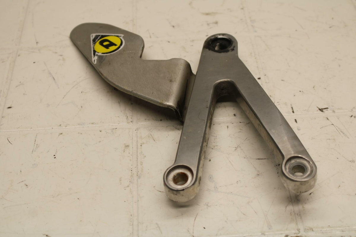 98-99 YAMAHA YZF R1 LEFT REARSET REAR SET DRIVER FOOT PEG BRACKET MOUNT BB16