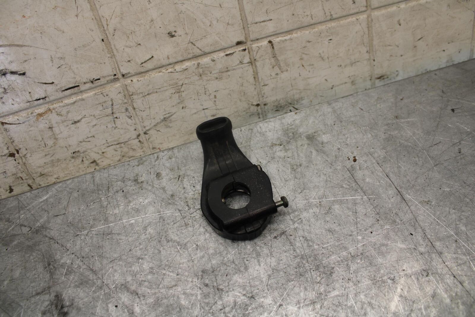 1999 Yamaha YZF R1 THROTTLE CABLE LINE HOUSING GUIDE 3XW-26281-01-00 BB50