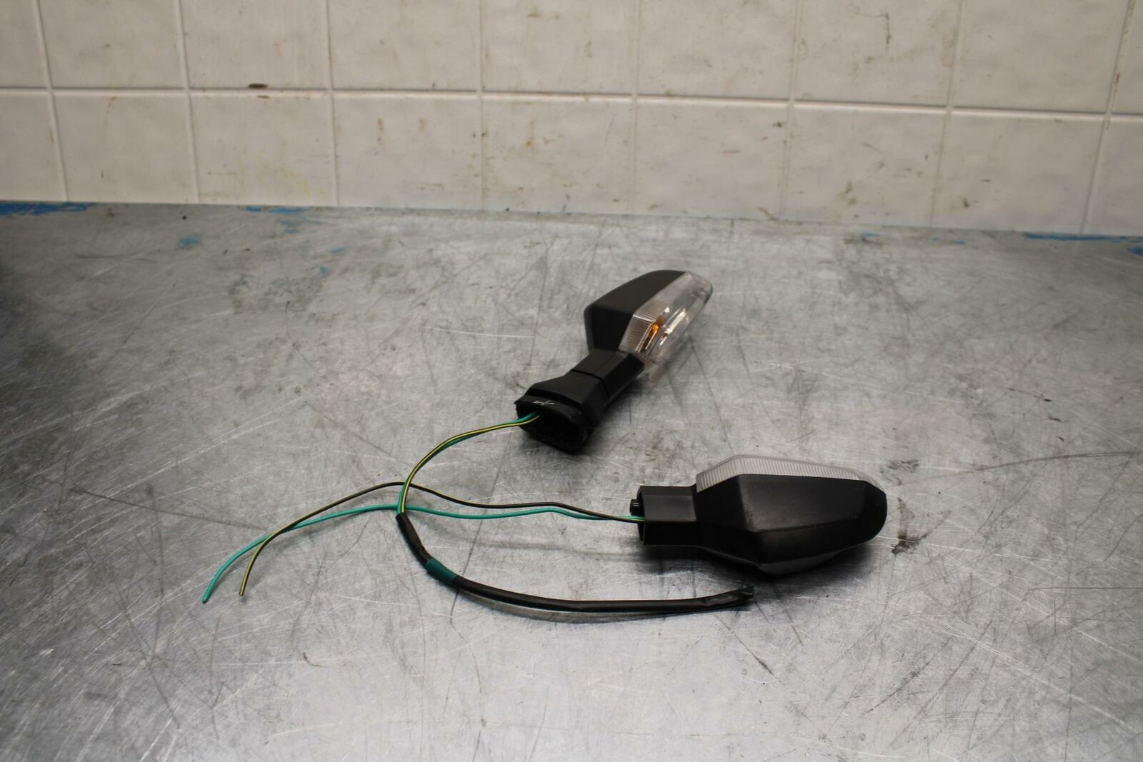10-13 KAWASAKI Z1000 REAR LEFT RIGHT TURN SIGNALS LIGHT INDICATORS BB421