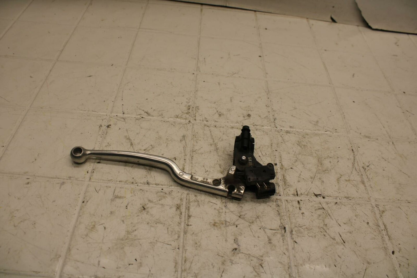 05-06 HONDA CBR600RR CLUTCH PERCH MOUNT WITH LEVER BB399 