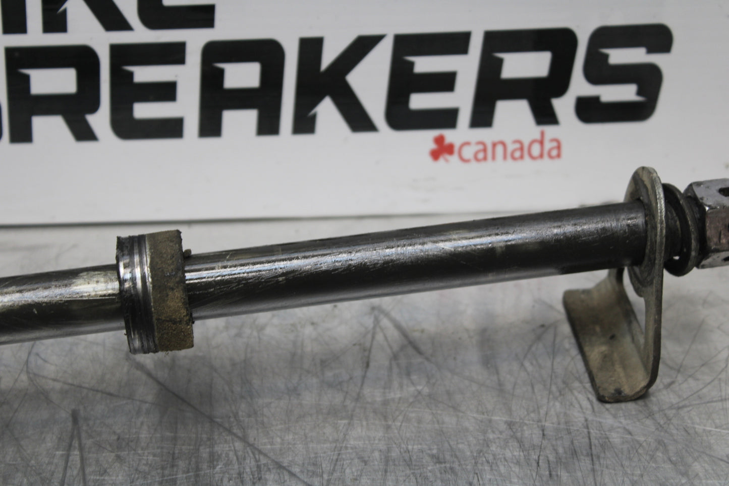 03 SUZUKI SV650S REAR AXLE BACK WHEEL RIM PIVOT BOLT AXEL BB167