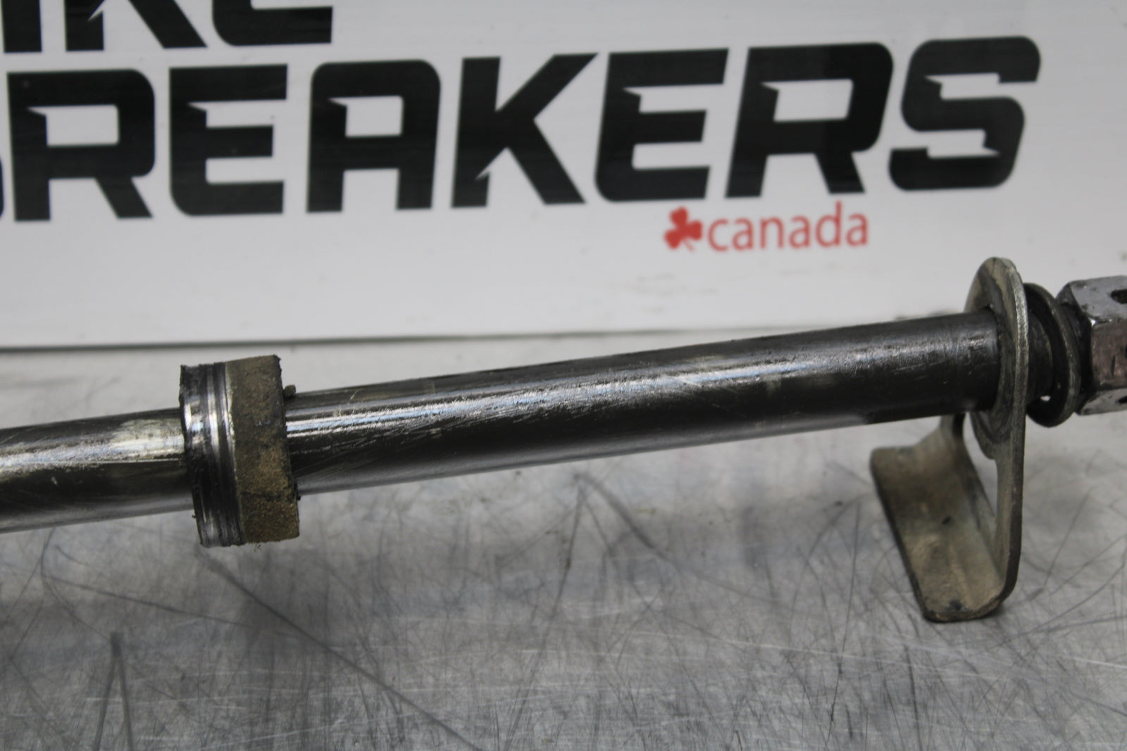 03 SUZUKI SV650S REAR AXLE BACK WHEEL RIM PIVOT BOLT AXEL BB167