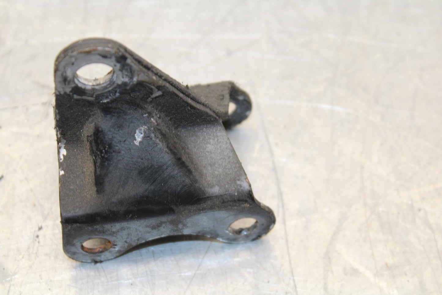 1979 Yamaha XS1100 ENGINE MOUNT MOTOR BRACKET BB572