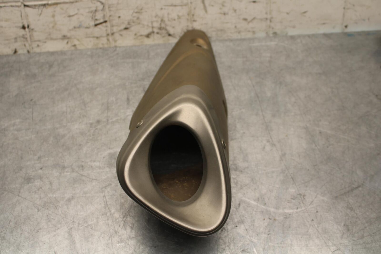 2015 Yamaha FZ09 REAR BACK MUFFLER EXHAUST PIPE COVER HEAT SHIELD GUARD BB69