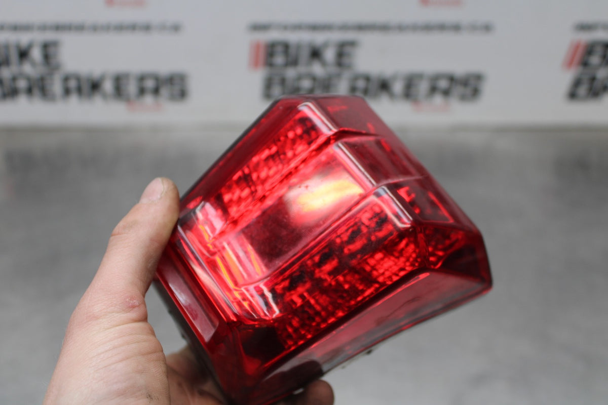 15 TRIUMPH TIGER 800 REAR TAIL TAILLIGHT BACK BRAKE LIGHT BB873