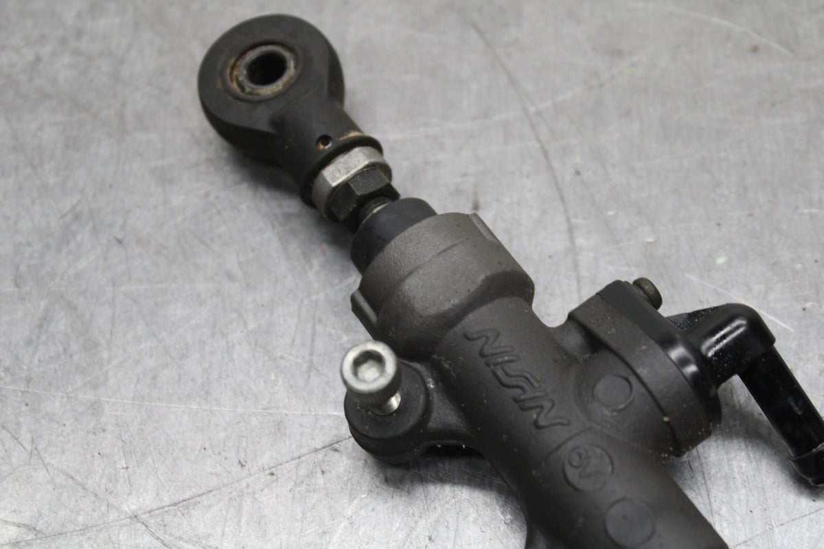 03-04 HONDA CBR600RR REAR BACK BRAKE MASTER CYLINDER BB127