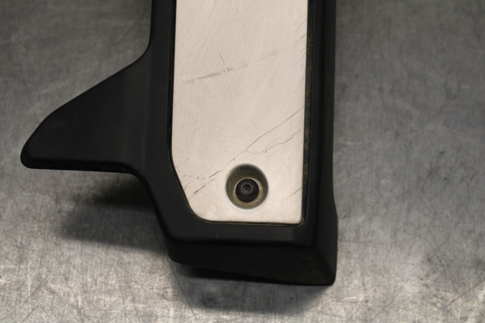 16-17 KAWASAKI VULCAN S 650 EN650 ABS RIGHT RADIATOR COVER GUARD BB731