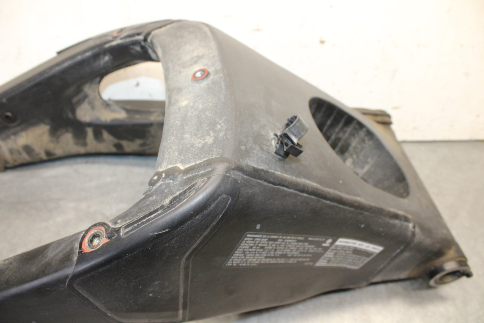 08-16 YAMAHA YZF R6 REAR SWINGARM BACK SWING ARM 13S-22110-00-00 BB665
