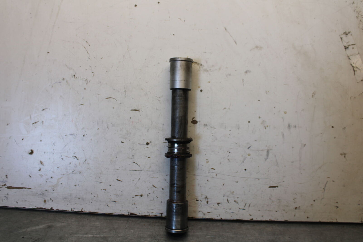 09-12 KAWASAKI NINJA ZX6R ZX600R FRONT WHEEL RIM AXLE BOLT 41068-0604 BB656