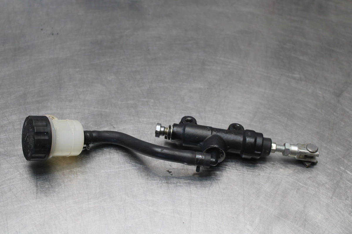 12 TRIUMPH STREET TRIPLE R REAR BACK BRAKE MASTER CYLINDER W RESERVOIR BB914