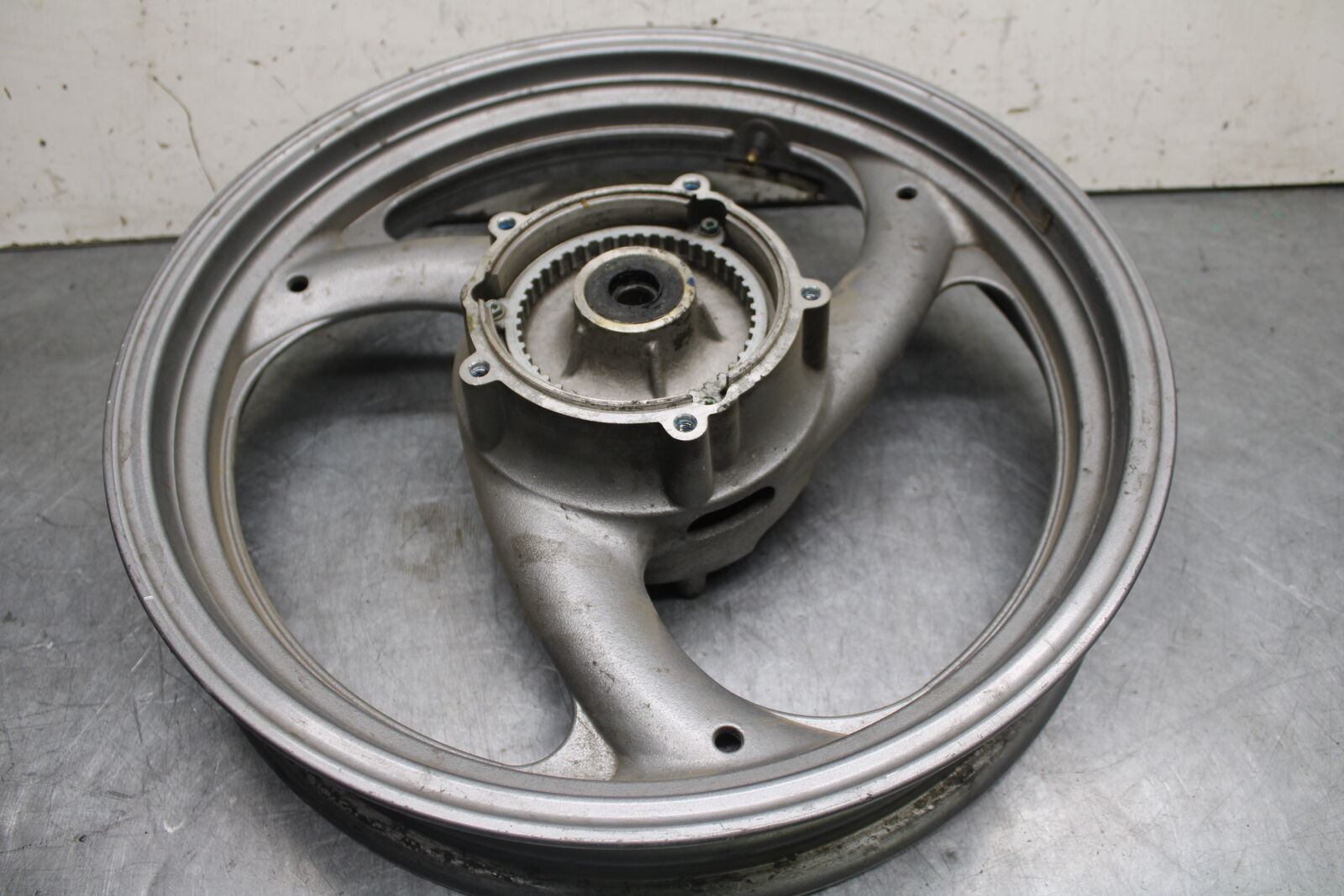 86-89 YAMAHA FJ1200 REAR WHEEL BACK RIM BB18