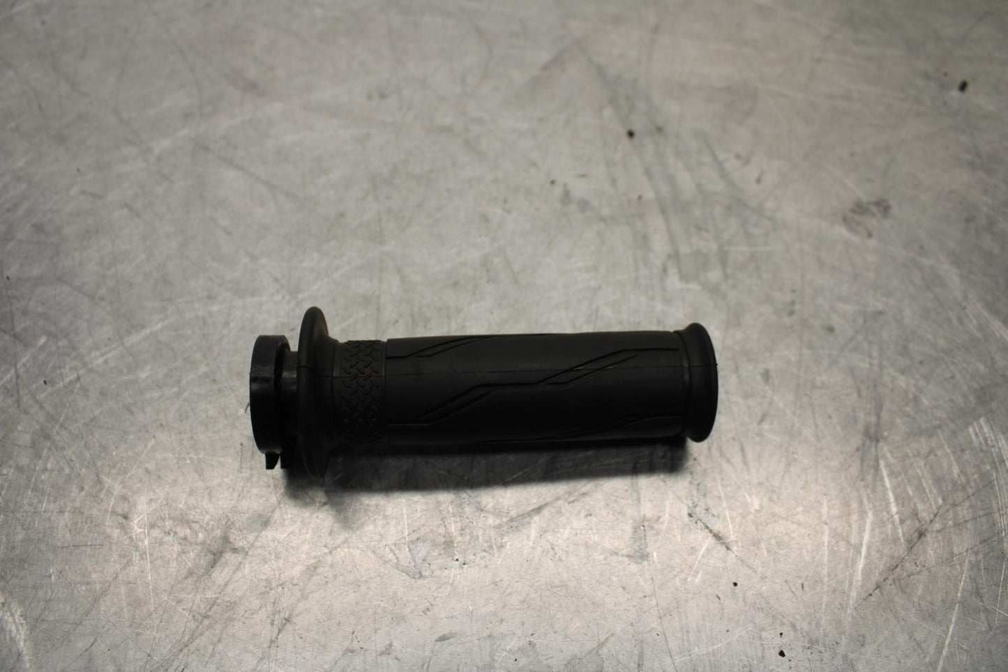 17-18 YAMAHA YZF R3 THROTTLE CABLE LINE HOUSING GUIDE BB438