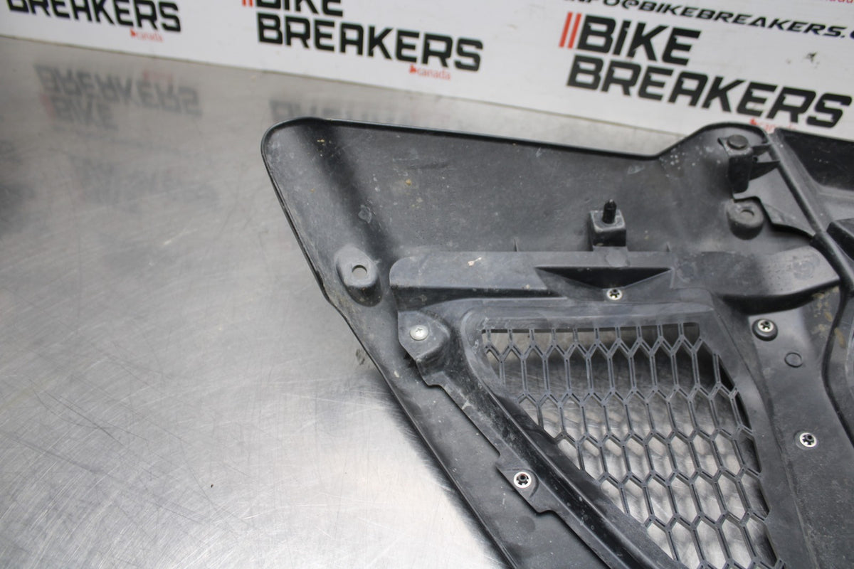 18 YAMAHA SUPER TENERE LEFT MID UPPER SIDE FAIRING COWL PLASTIC BB832