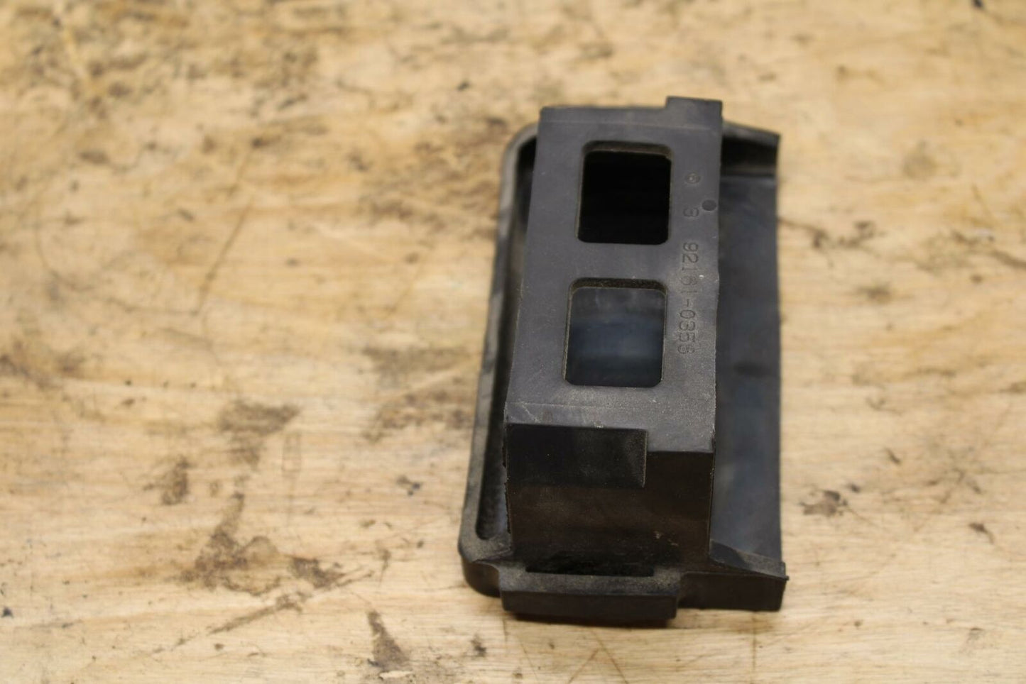 18-22 KAWASAKI NINJA 400 EX400 ABS ECU COMPUTER UNIT HOLDER RUBBER BB334