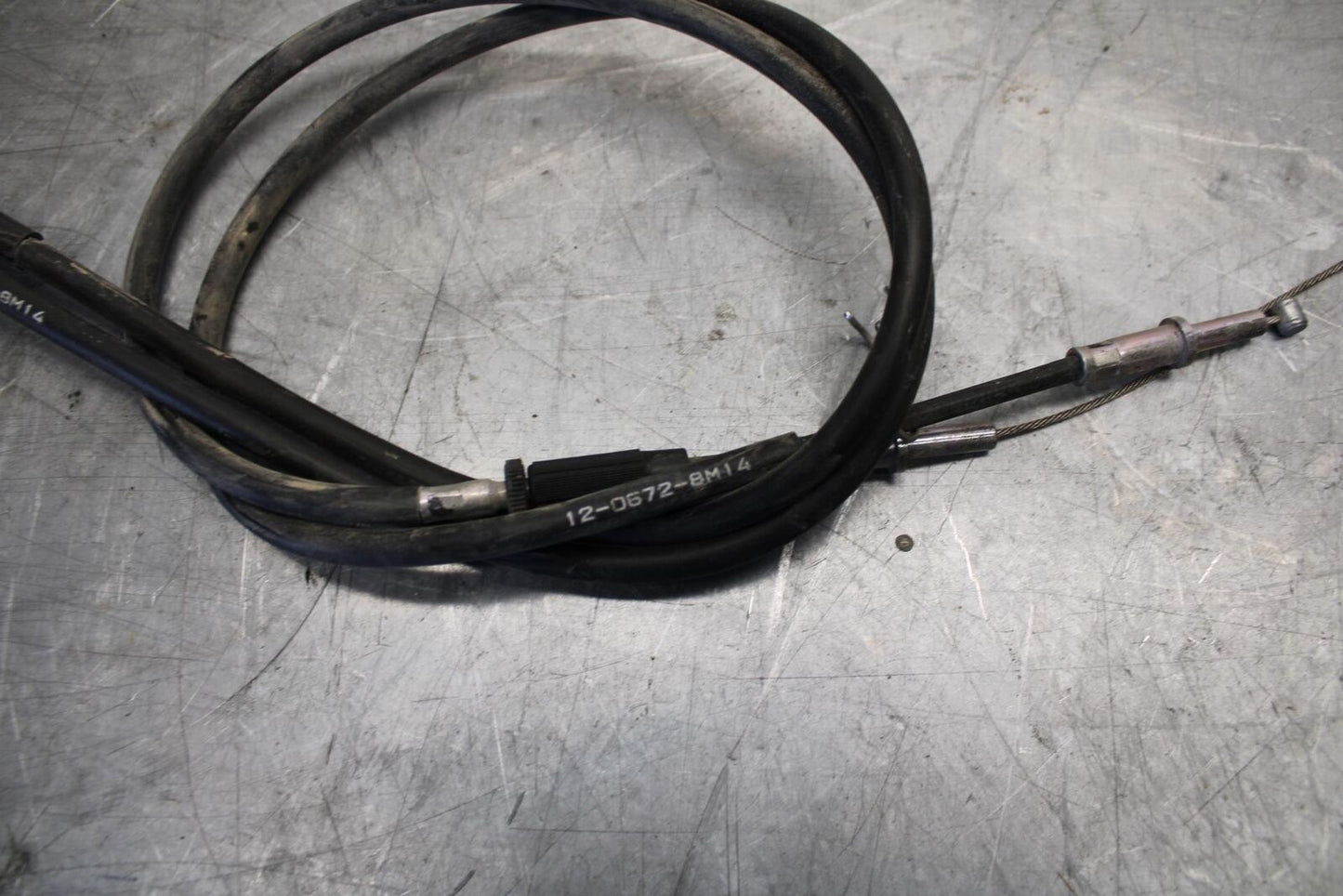 18 KAWASAKI Z 400 THROTTLE CABLES LINES BB469