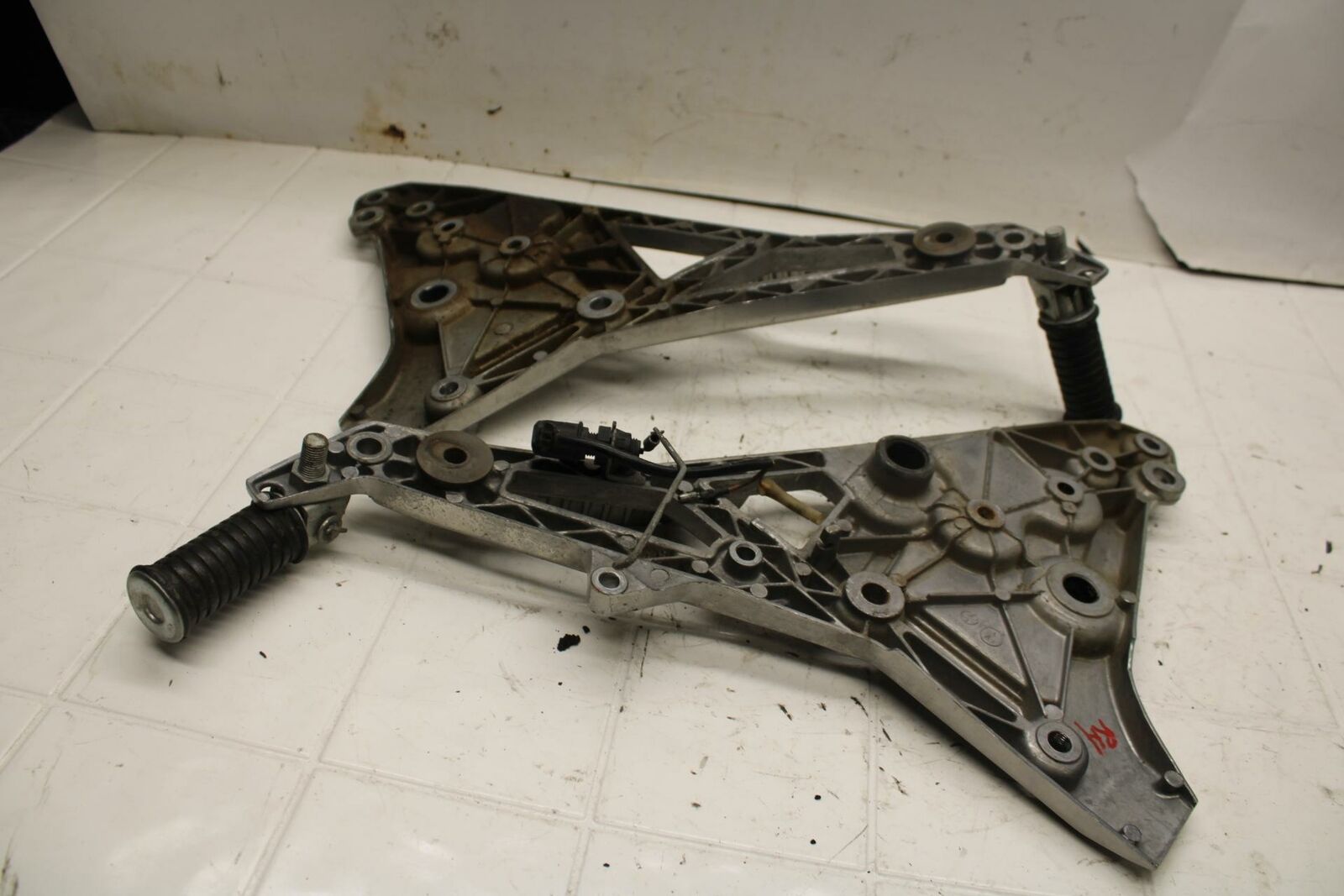 86-89 YAMAHA FJ1200 RIGHT LEFT REARSETS REAR SET DRIVER FOOT PEGS  BB11