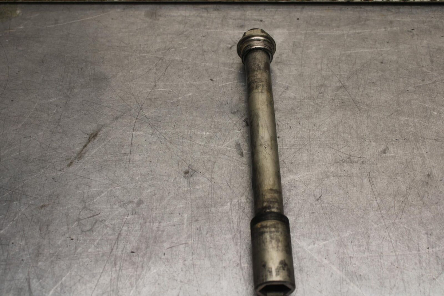 11-23 SUZUKI GSXR 750 FRONT WHEEL RIM AXLE PIVOT BOLT BB630
