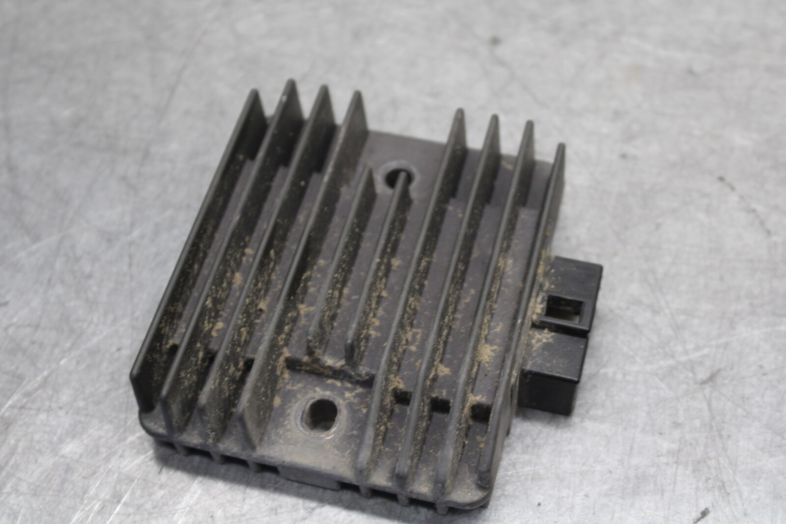 08-09 YAMAHA YZF R6S RECTIFIER VOLTAGE REGULATOR  BB690