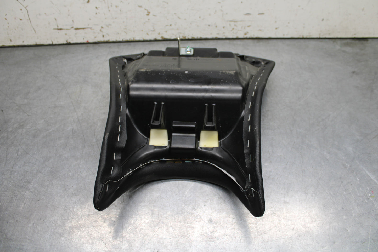 24 KAWASAKI NINJA 500 ABS FRONT DRIVERS SEAT PAD SADDLE PILLION BB730