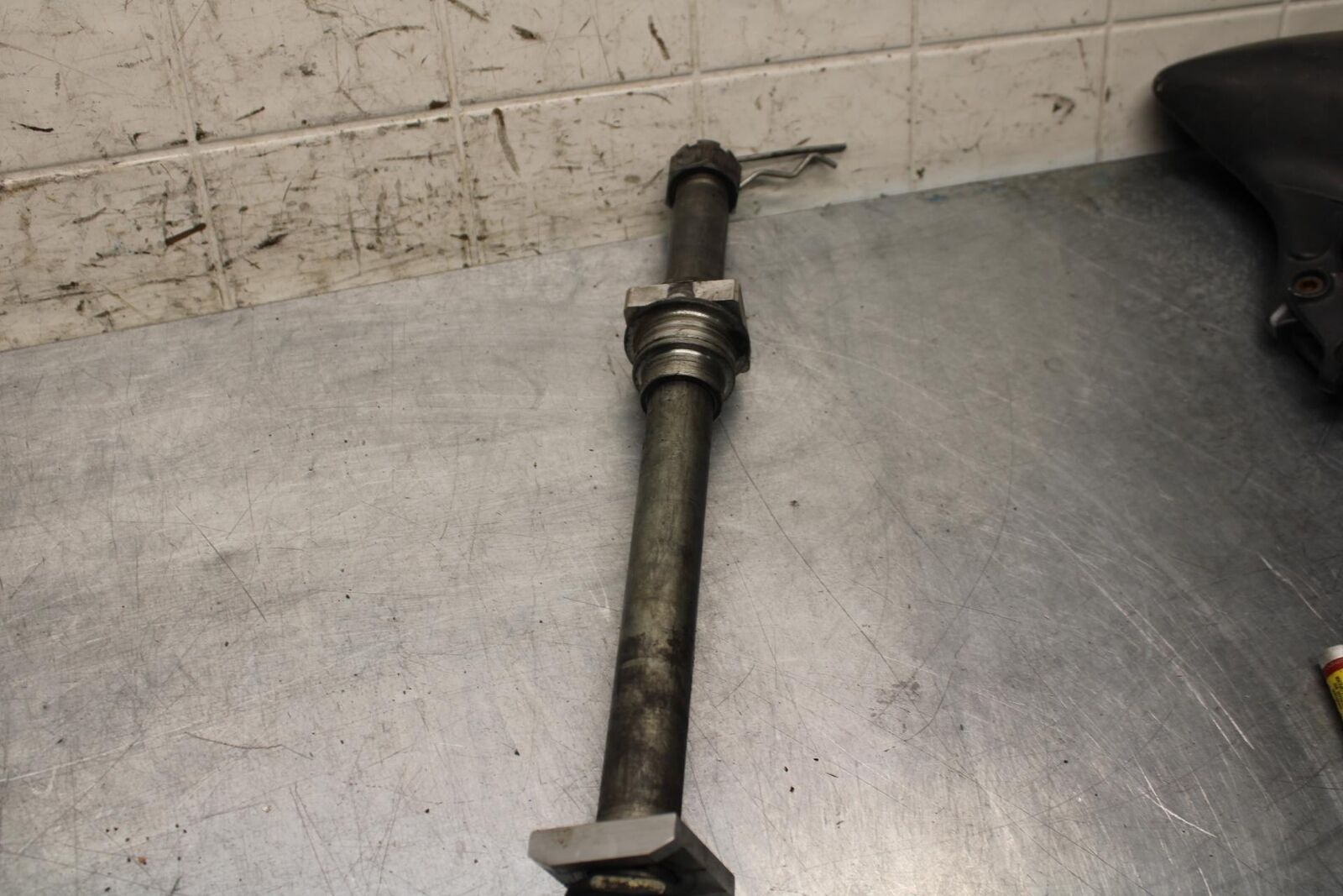 2000 Kawasaki Ninja ZX12R ZX1200A REAR AXLE BACK WHEEL RIM PIVOT BOLT AXEL BB565