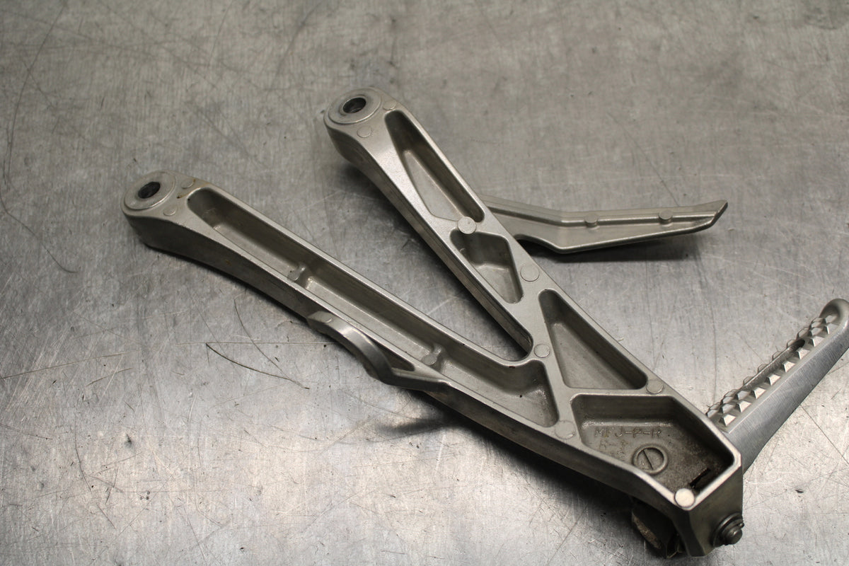 09 HONDA CBR600RR RIGHT REAR BACK PASSENGER PEG BB760
