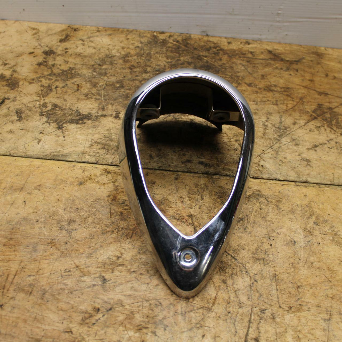 05-08 KAWASAKI VULCAN 1500 VN1500N CLASSIC HEADLIGHT HEAD LIGHT LAMP TRIM BB343 