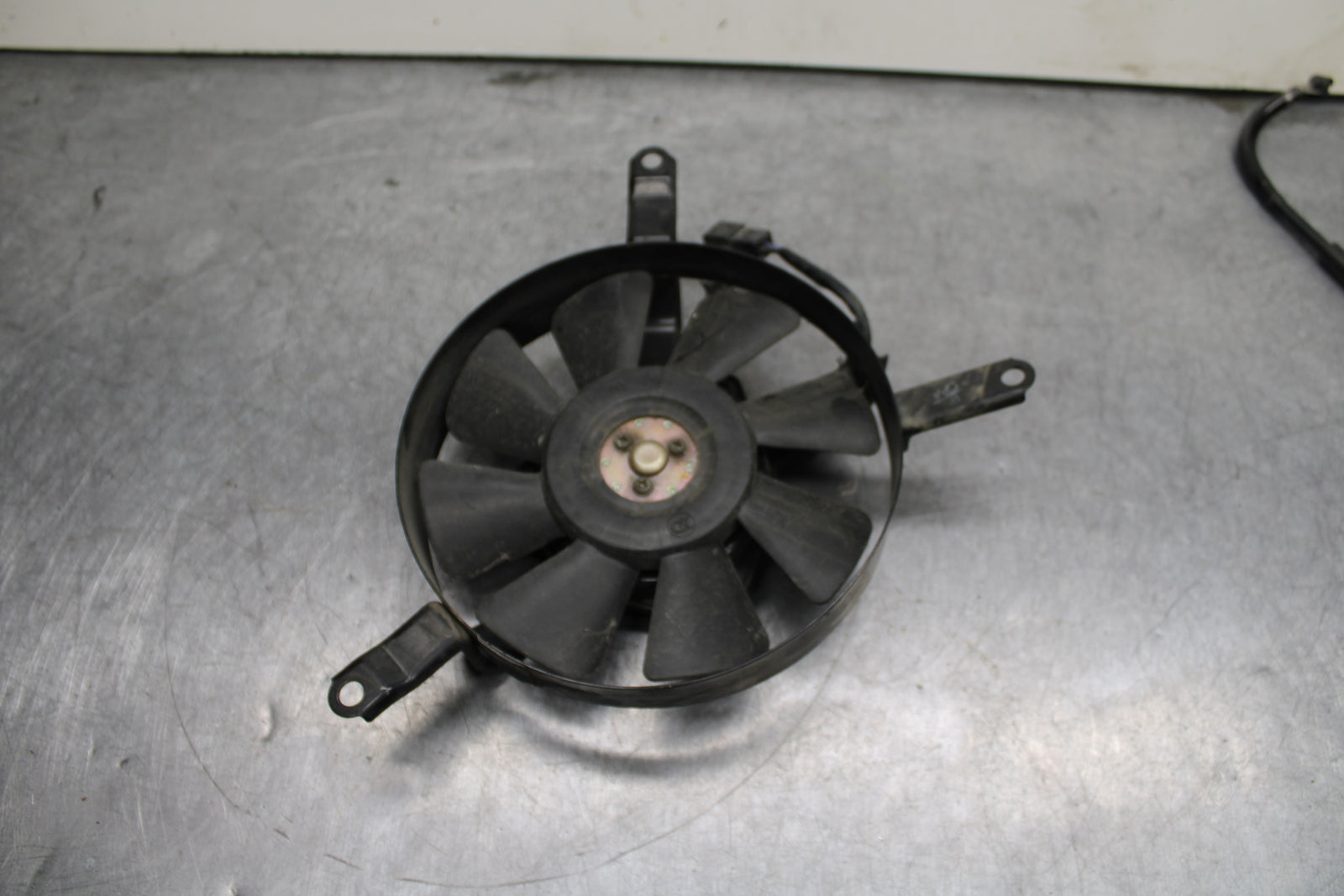 97-99 SUZUKI GSXR600 SRAD ENGINE RADIATOR COOLING FAN BB123