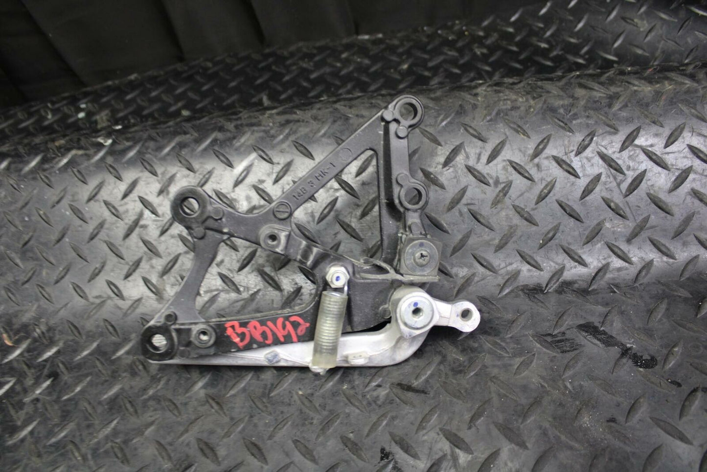 09-14 YAMAHA YZF R1 RIGHT REARSET REAR SET DRIVER FOOT PEG REST STOP BB192
