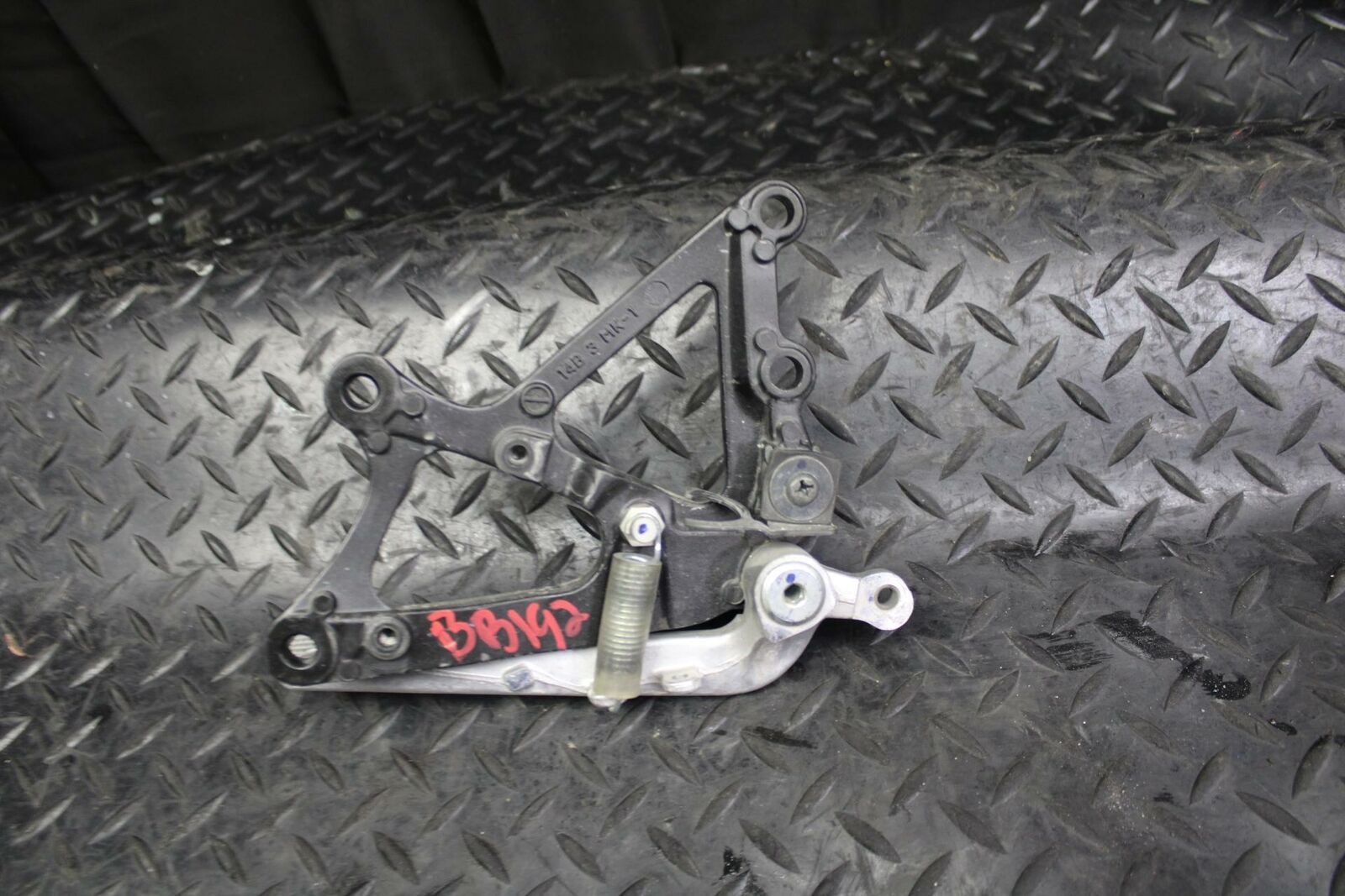 09-14 YAMAHA YZF R1 RIGHT REARSET REAR SET DRIVER FOOT PEG REST STOP BB192