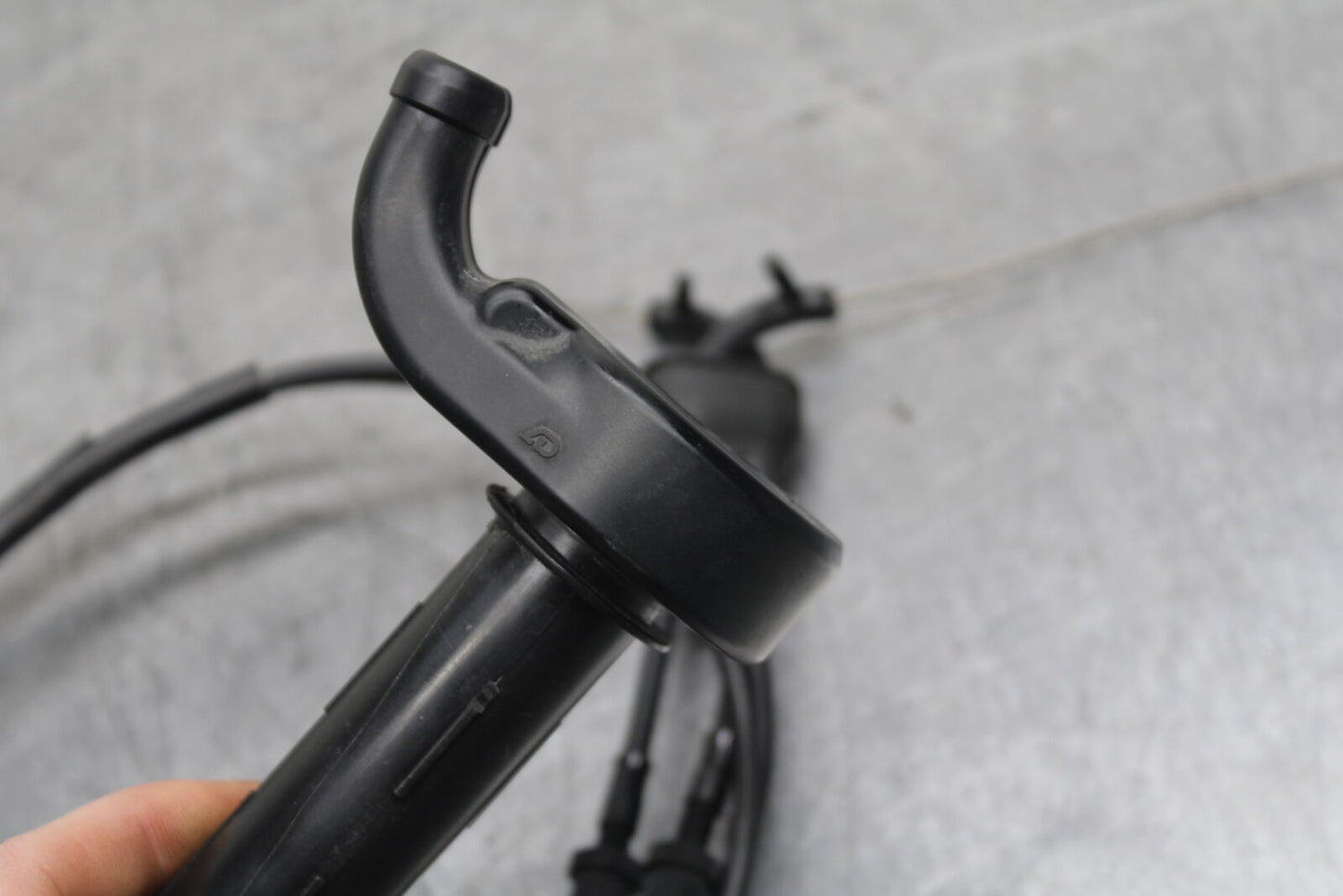 09-12 KAWASAKI NINJA ZX6R THROTTLE CABLE LINE HOUSING GUIDE BB110