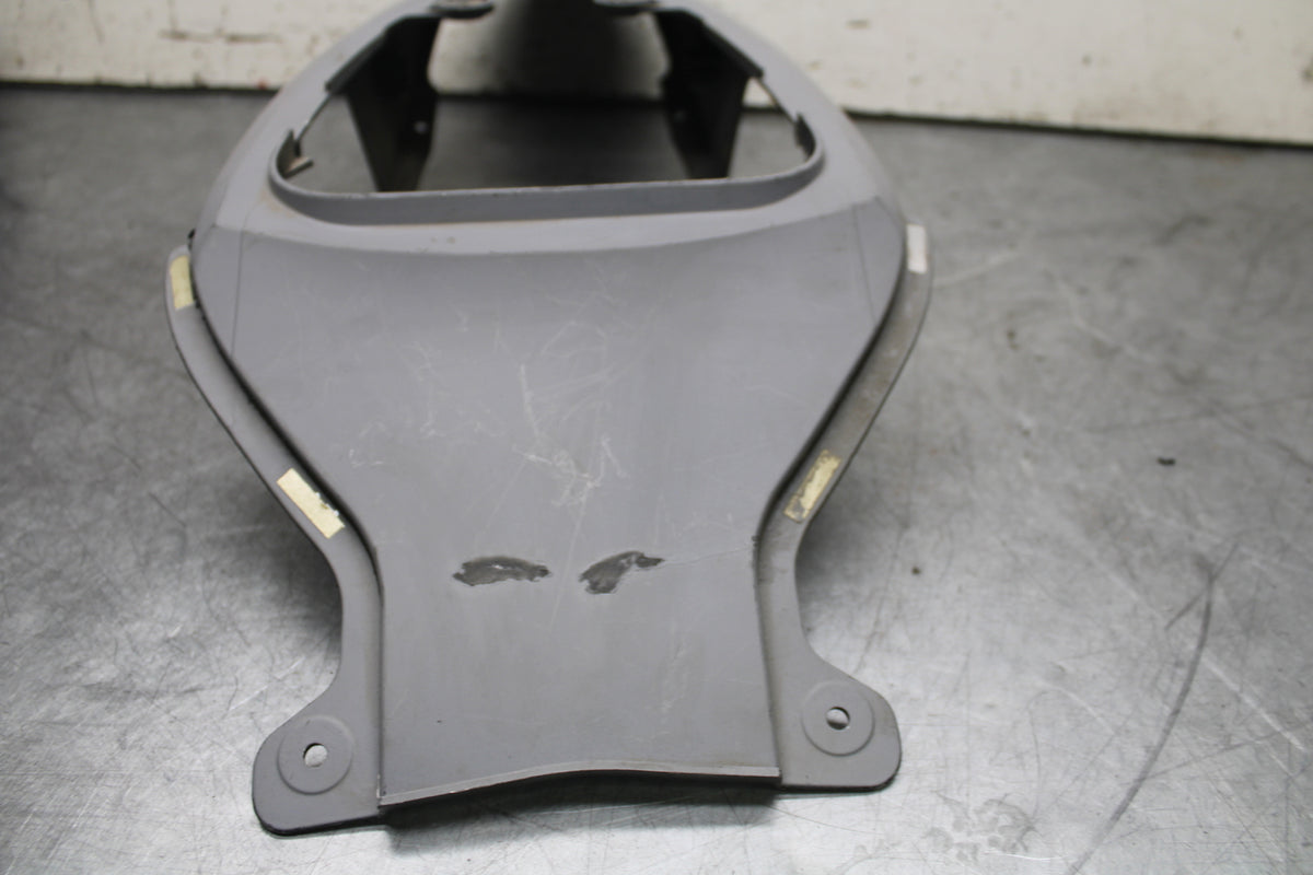 08-10 SUZUKI GSXR 600  CENTER REAR BACK TAIL FAIRING COWL BB101