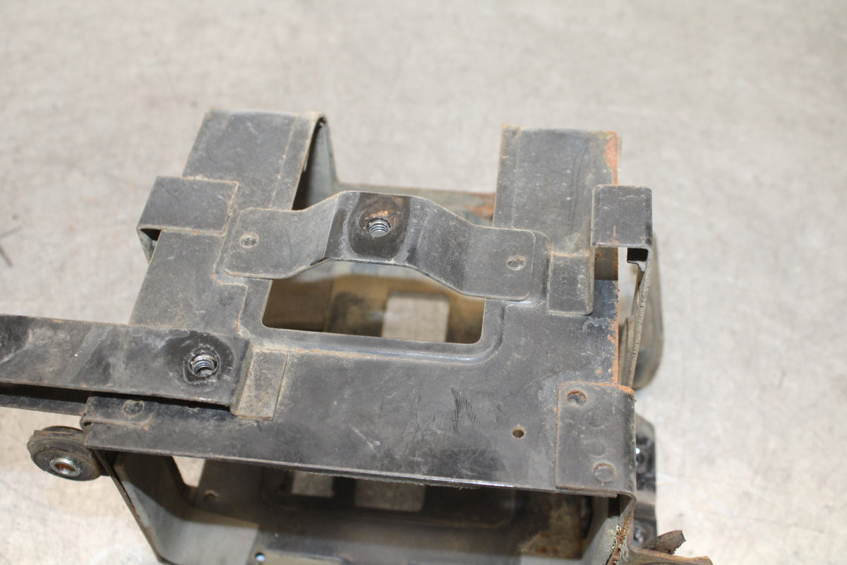 85-86 SUZUKI MADURA 1200 BATTERY TRAY BOX HOLDER  BB691