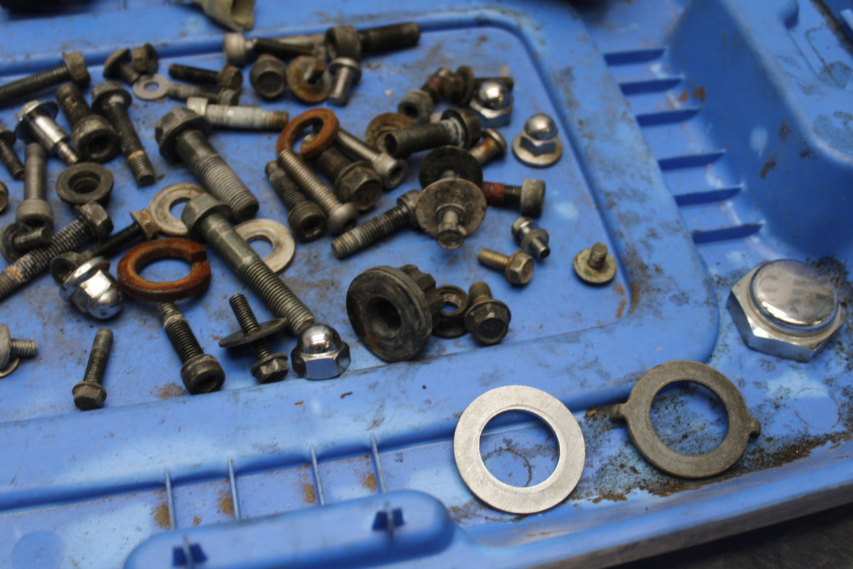 03 KAWASAKI VULCAN 1600 MOUNTING BOLTS HARDWARE SCREWS BB865