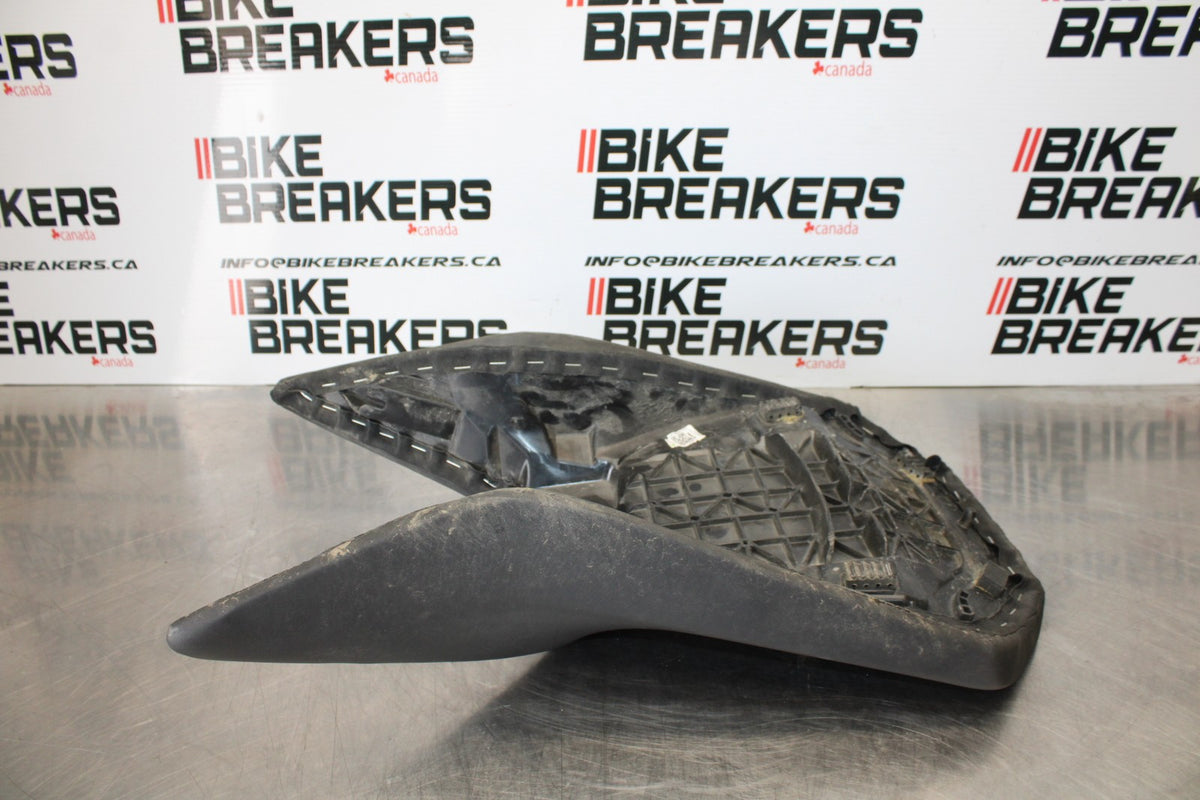 17-22 KTM 390 DUKE FRONT DRIVERS SEAT PAD SADDLE PILLION BB180