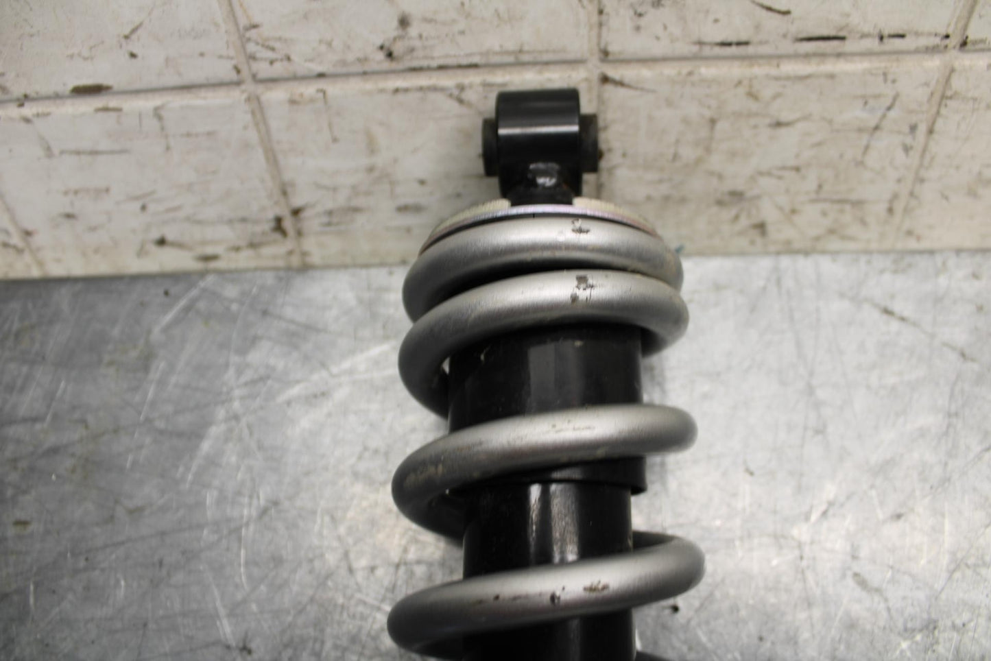 2015 Yamaha YZF R3 REAR BACK SHOCK ABSORBER SUSPENSION 1WD-F2210-00-00 BB526