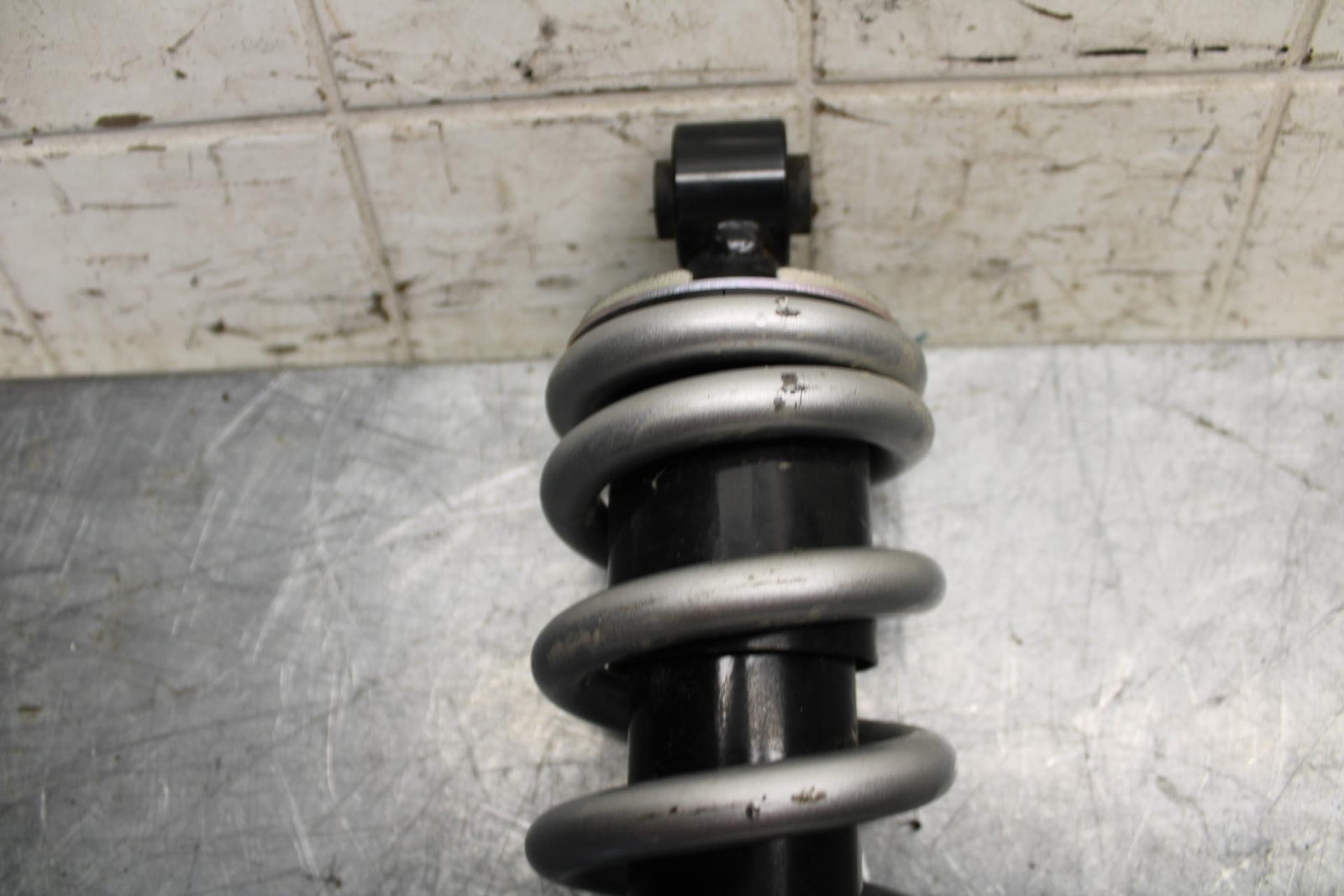 2015 Yamaha YZF R3 REAR BACK SHOCK ABSORBER SUSPENSION 1WD-F2210-00-00 BB526