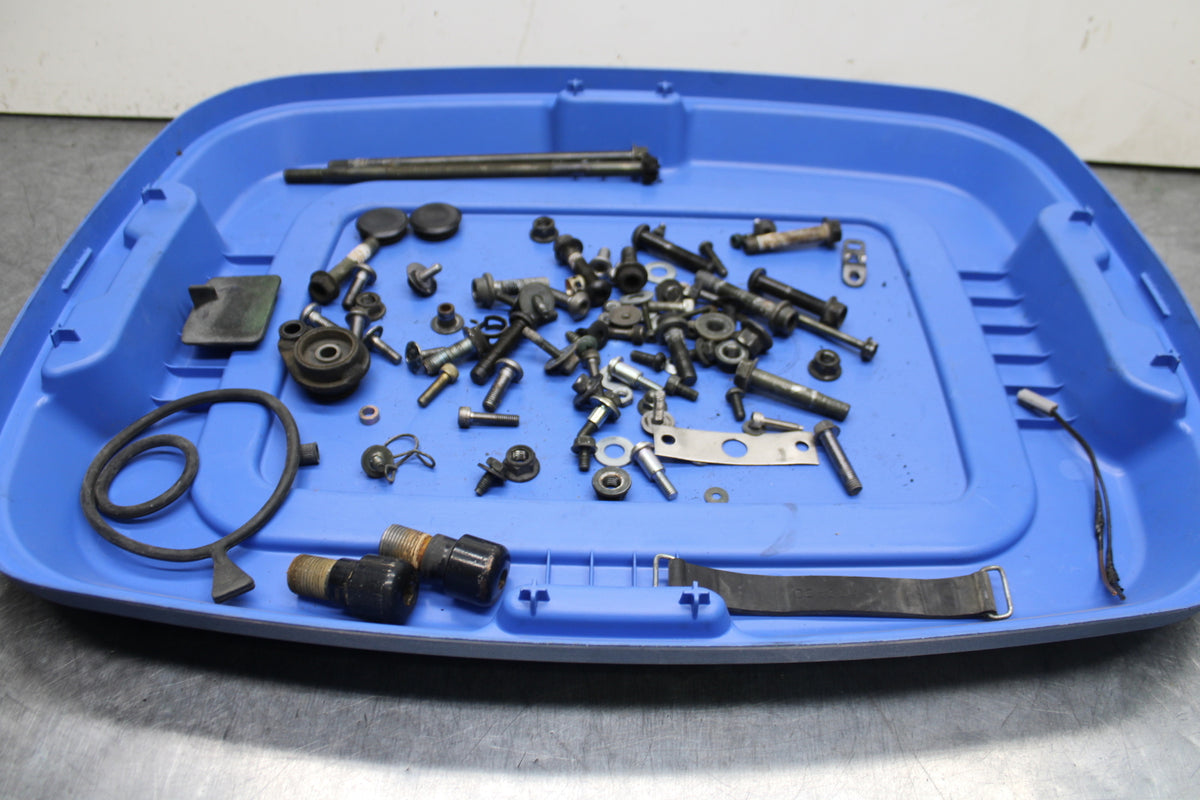03-05 YAMAHA YZF R6 MOUNTING BOLTS HARDWARE MOTOR SCREWS BB751