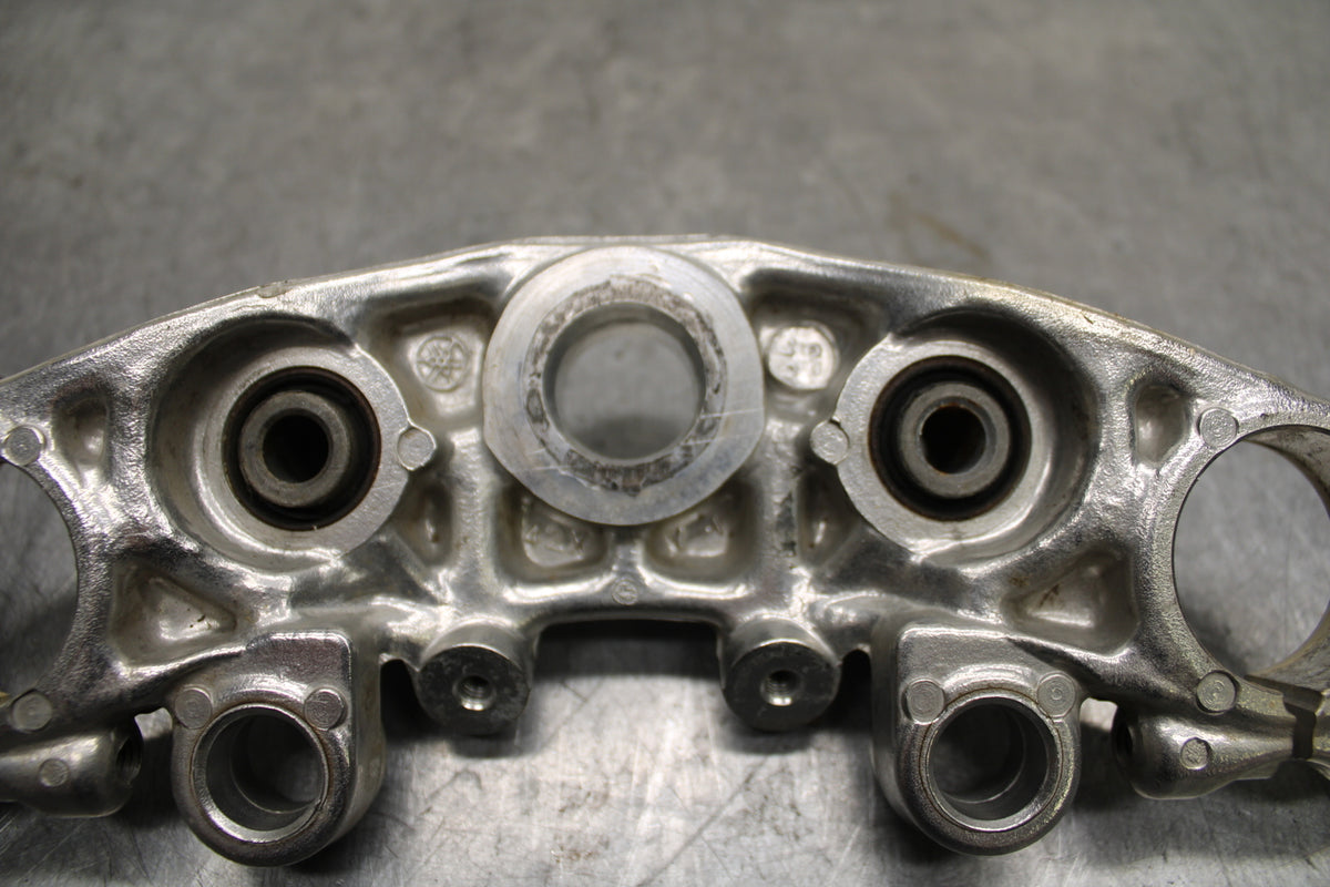 1984 Yamaha Virago 1000 FORKS UPPER TRIPLE TREE CLAMP BB117