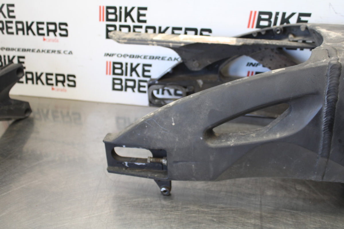 06-07 SUZUKI GSXR 600 REAR SWINGARM BACK SUSPENSION SWING ARM BB863