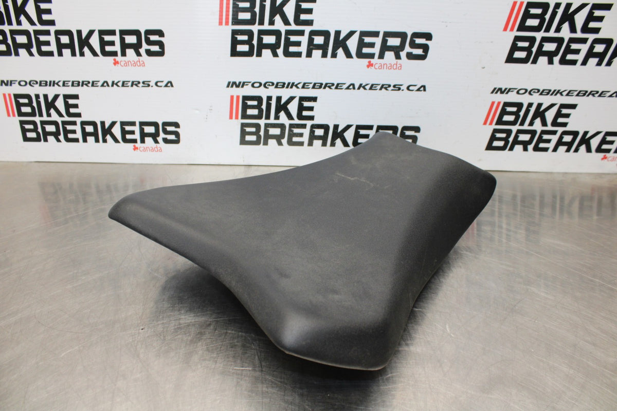 21-23 KAWASAKI NINJA ZX6R FRONT DRIVERS SEAT PAD SADDLE PILLION BB179