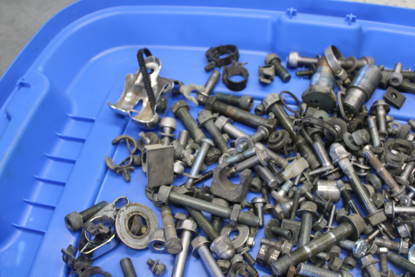 05-06 YAMAHA ROYAL STAR MOUNTING BOLTS HARDWARE MOTOR SCREWS BB697